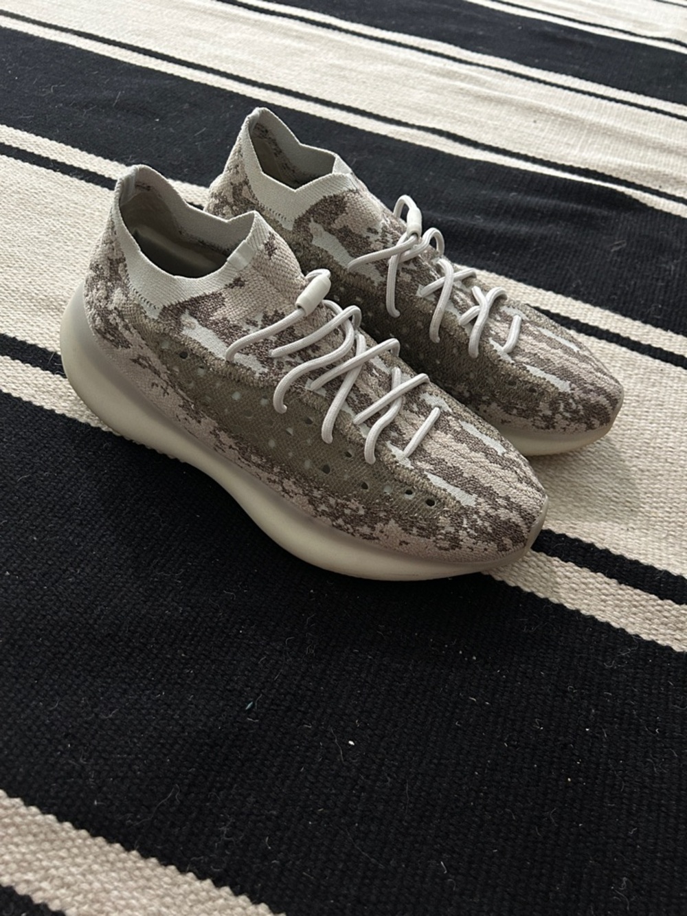 Adidas Yeezy boost 380 “Pyrite” size 12